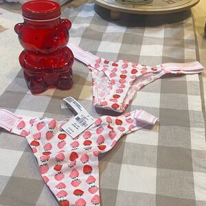 🍓 Victoria Secret Pink Brand Strawberry Print Thong Panties NWT❤️